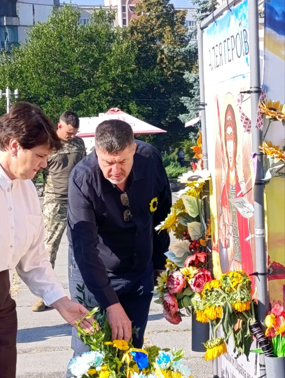 Покладання квітів на вшанування пам’яті полеглих Захисників і Захисниць